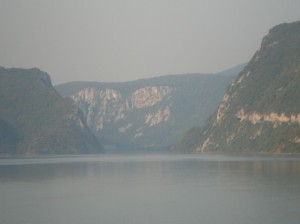 ущелье горы на реке Дунай