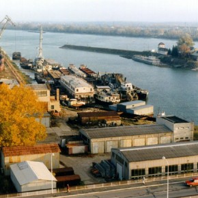 Порт Комарно