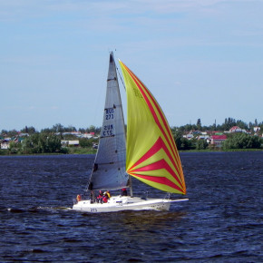 яхта на реке Дунай