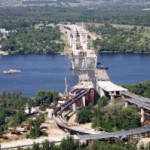 Власти сконцентрируют внимание  на сооружение  двух мостов в Запорожье и Киеве.