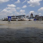 Дунайская вода наступает в Будапешт